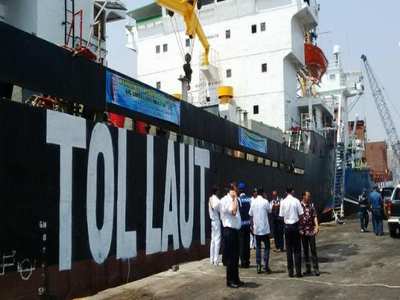 Pertama Kalinya, Tol Laut Berlabuh di Pelabuhan Tarempa